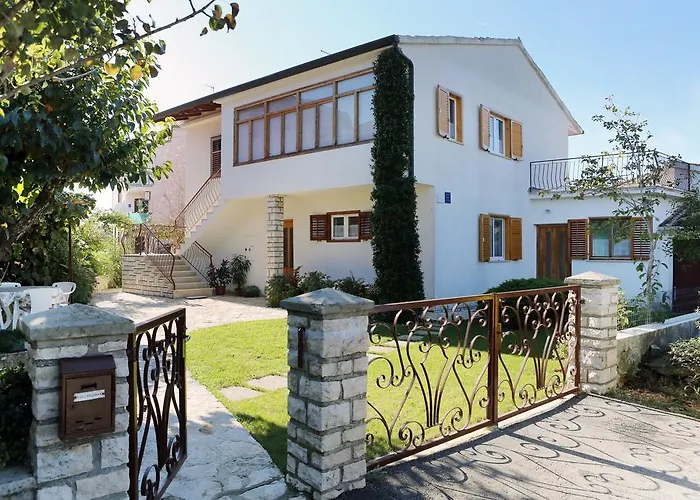 Apartments Leo
